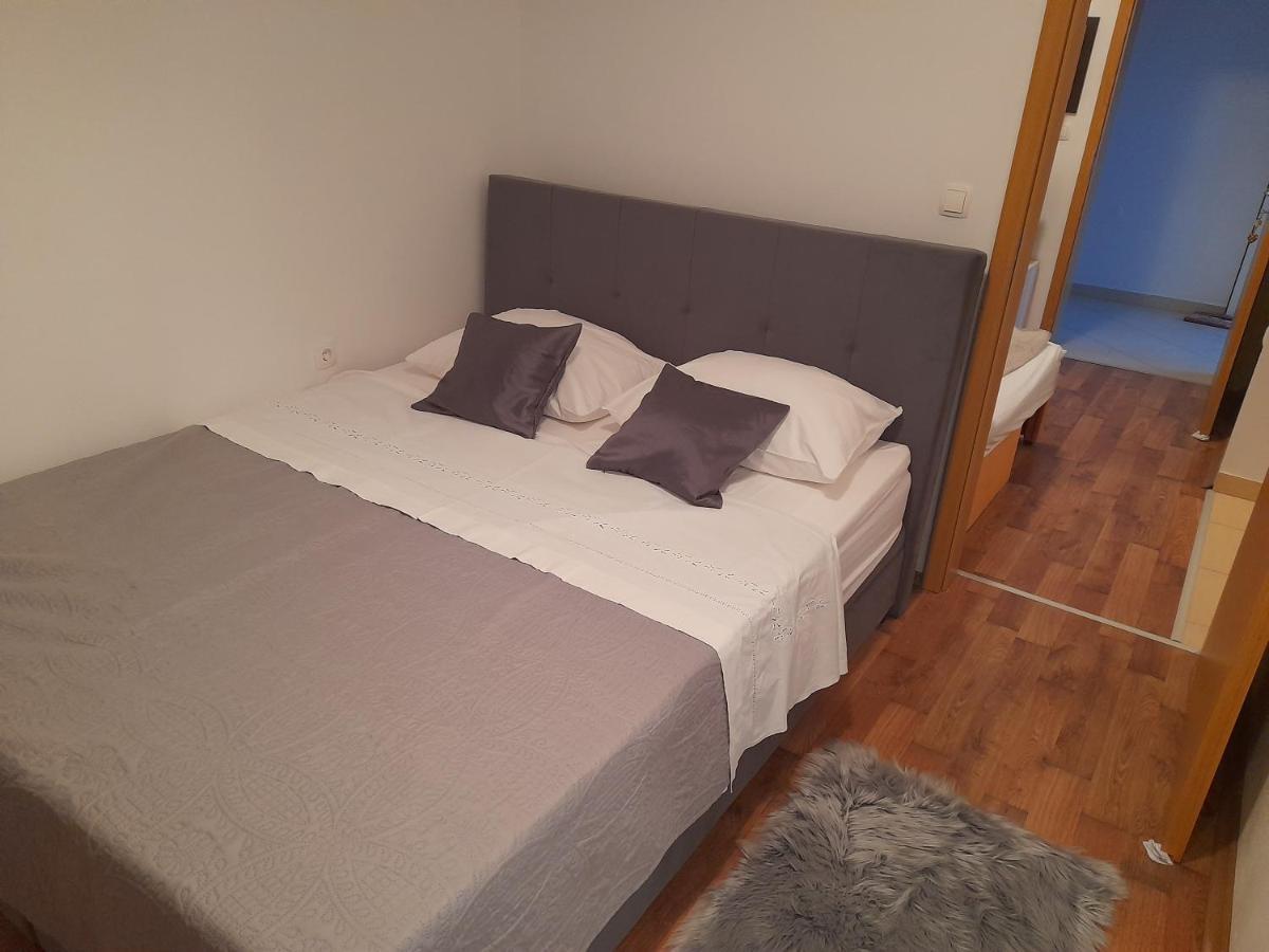 Apartments Lotus Sukošan Екстериор снимка