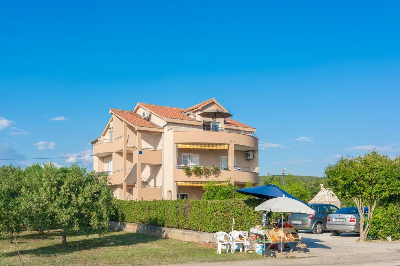 Apartments Lotus Sukošan Екстериор снимка