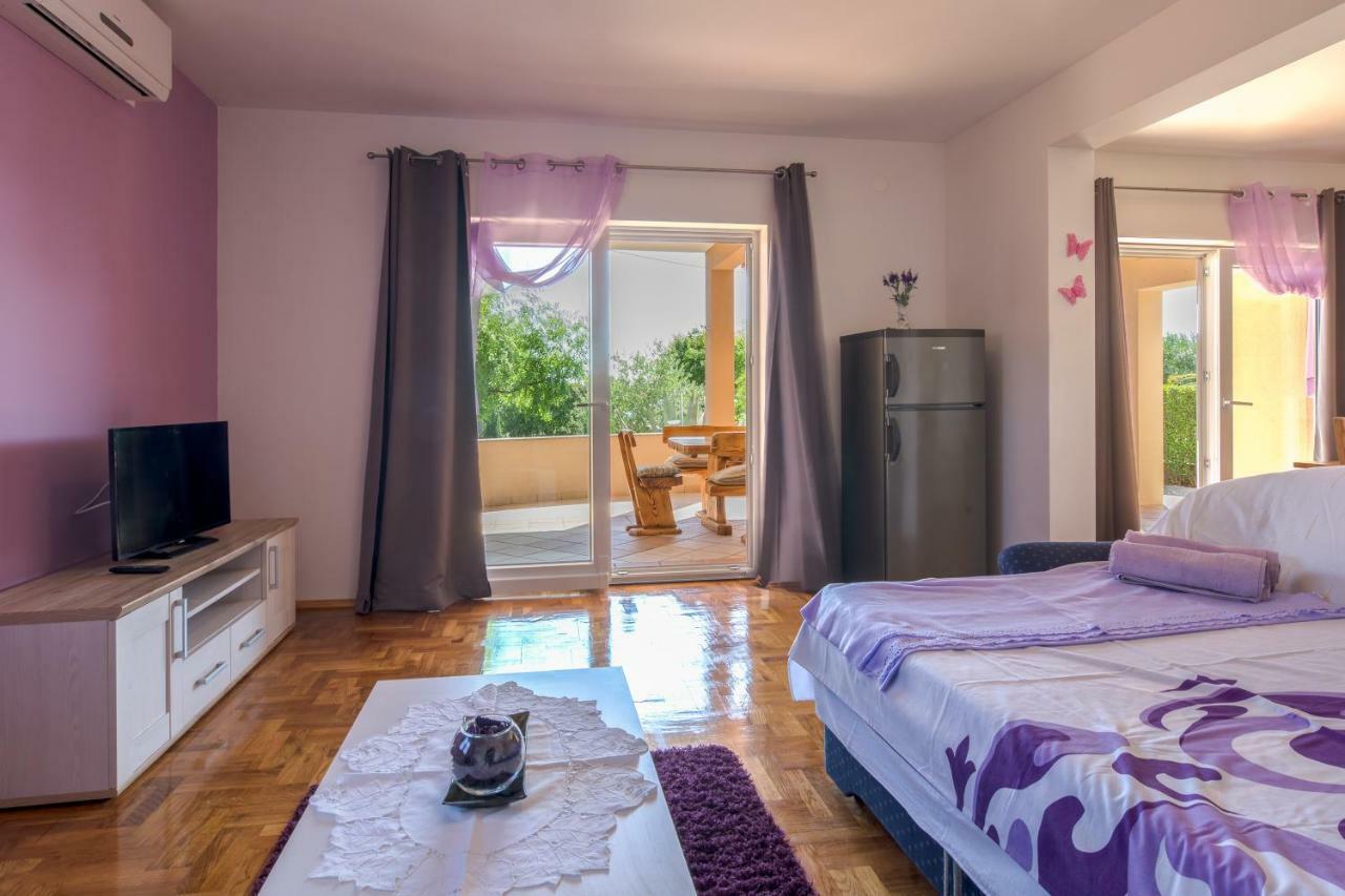 Apartments Lotus Sukošan Екстериор снимка