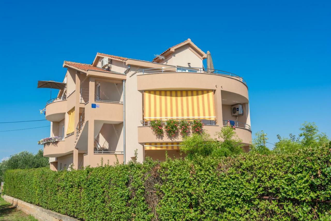 Apartments Lotus Sukošan Екстериор снимка