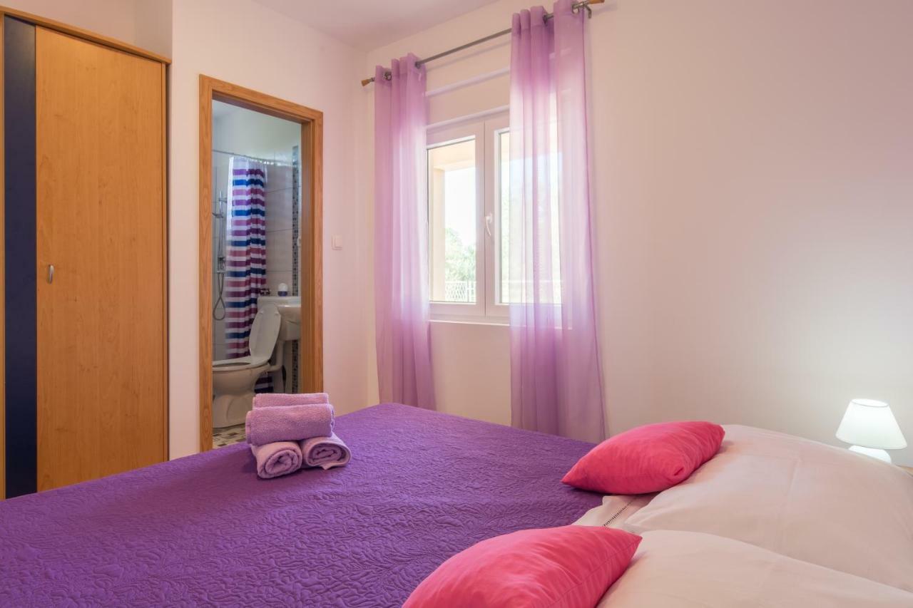 Apartments Lotus Sukošan Екстериор снимка