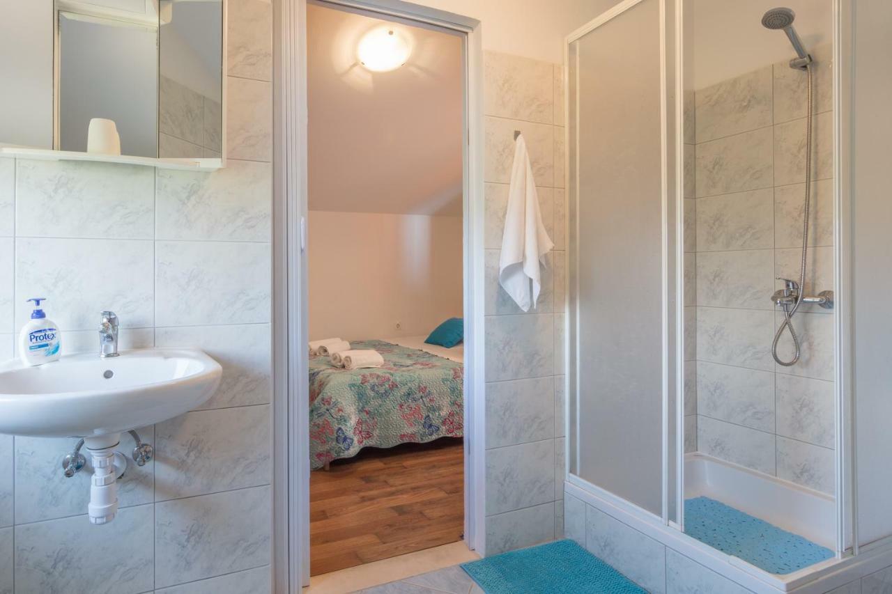 Apartments Lotus Sukošan Екстериор снимка