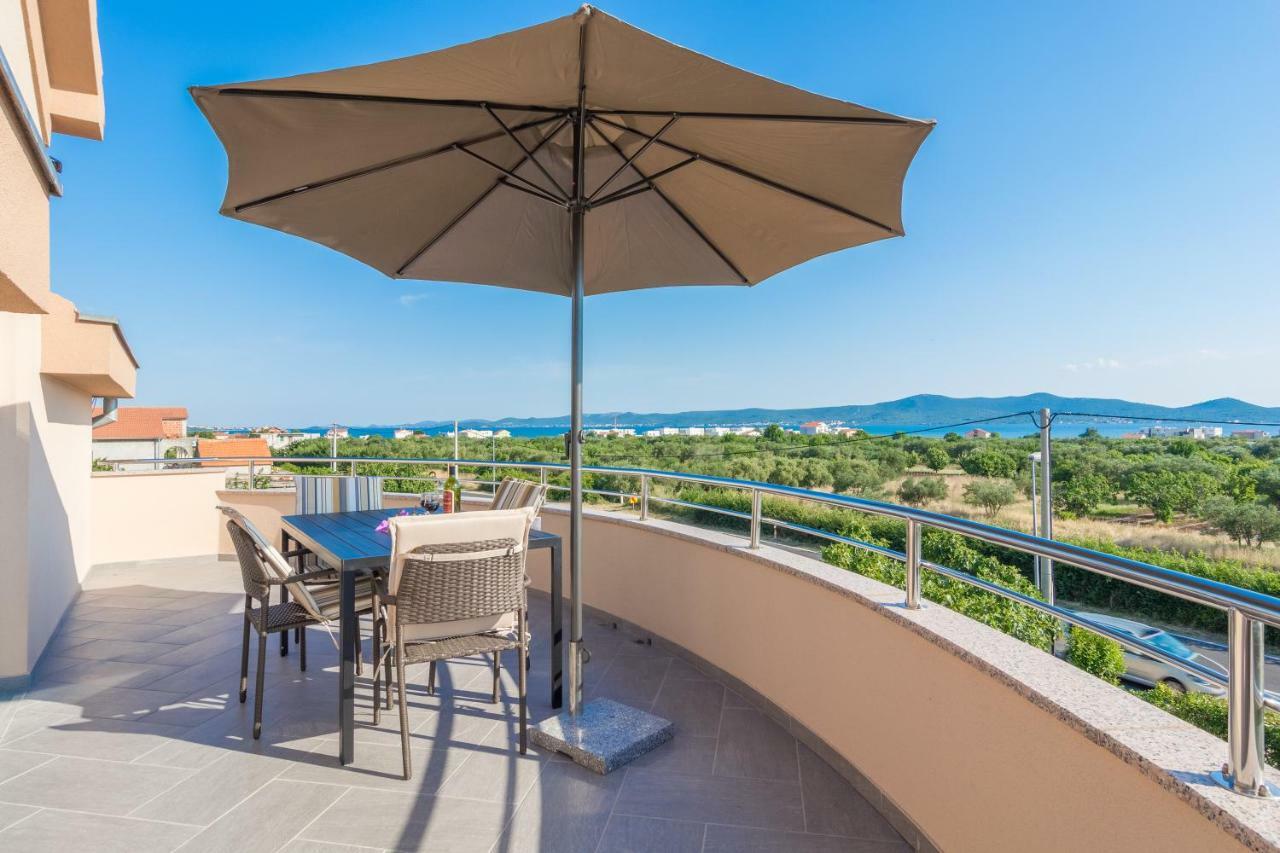 Apartments Lotus Sukošan Екстериор снимка