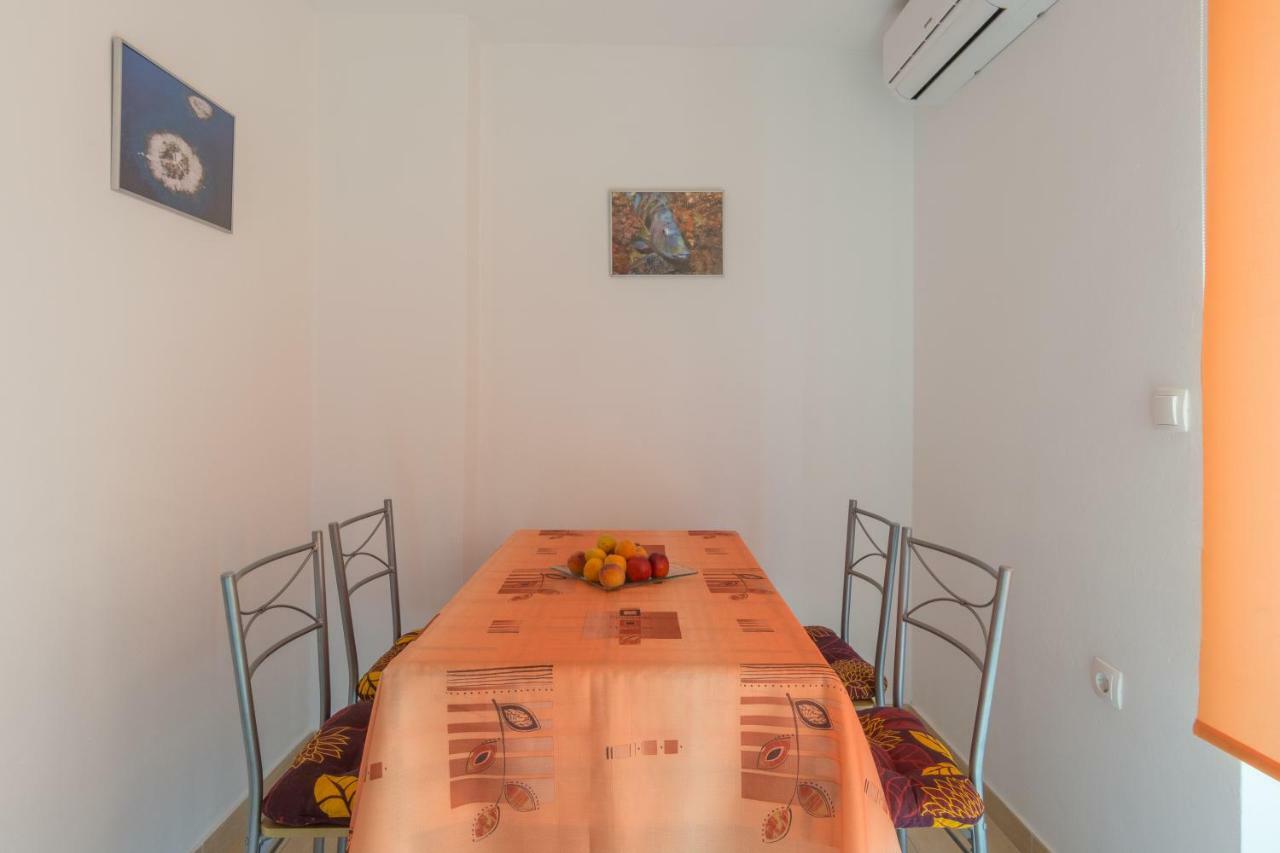 Apartments Lotus Sukošan Екстериор снимка
