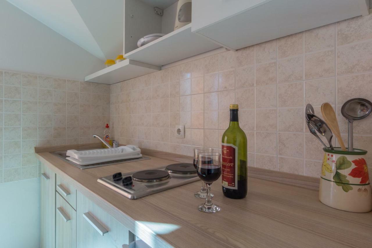 Apartments Lotus Sukošan Екстериор снимка